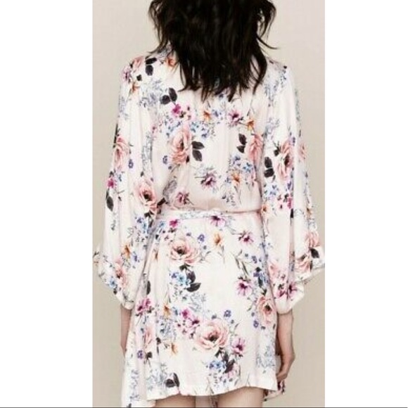 Yumi Kim BHLDN Dream Lover Robe - Picture 3 of 6